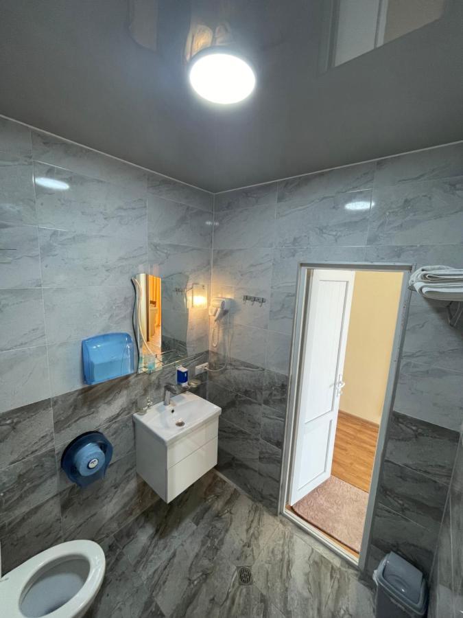 Hotel Lazuri In Кваріаті Екстер'єр фото