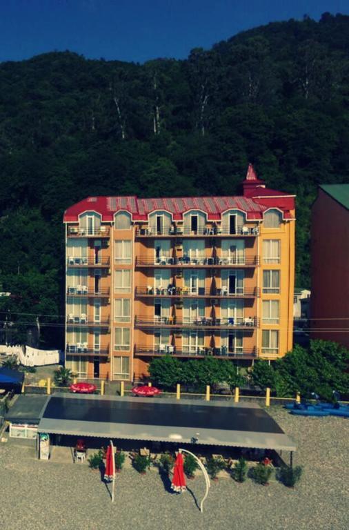 Hotel Lazuri In Кваріаті Екстер'єр фото